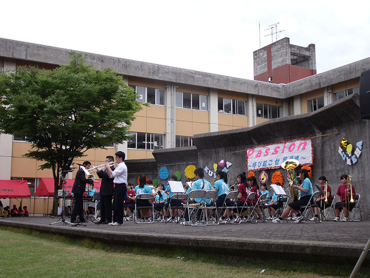 芸術祭 野外ステージ吹奏楽